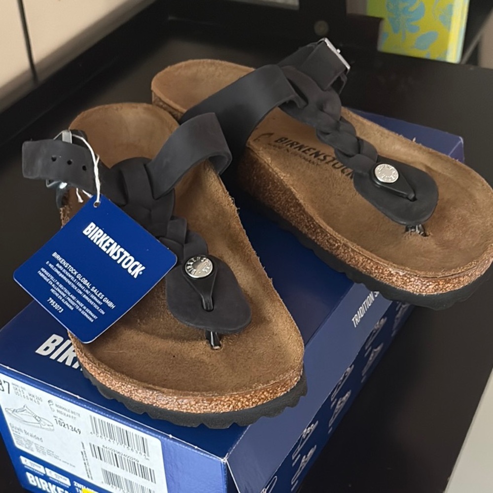 NWT and Box Birkenstock Black Thong Sandals